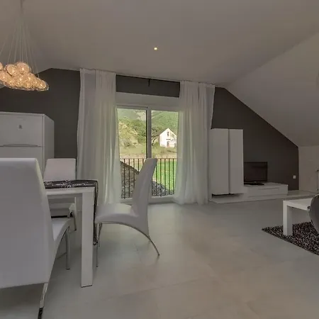 La Esencia Ferienhaus Araguás